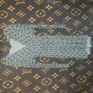 TART (M) mid length black and white  dress